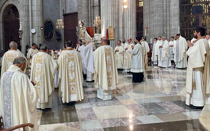 parroquia-personal-castrense-santa-misa-crismal-2023-sacerdotes